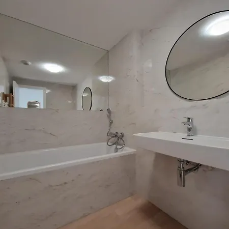 Eurovea Riverside With Parking - Prime Location Appartement