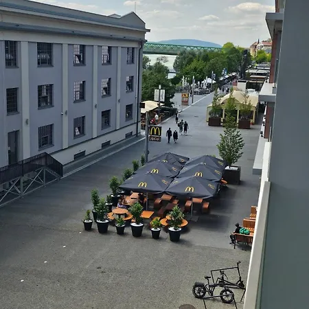 Apartment Eurovea Riverside With Parking - Prime Location